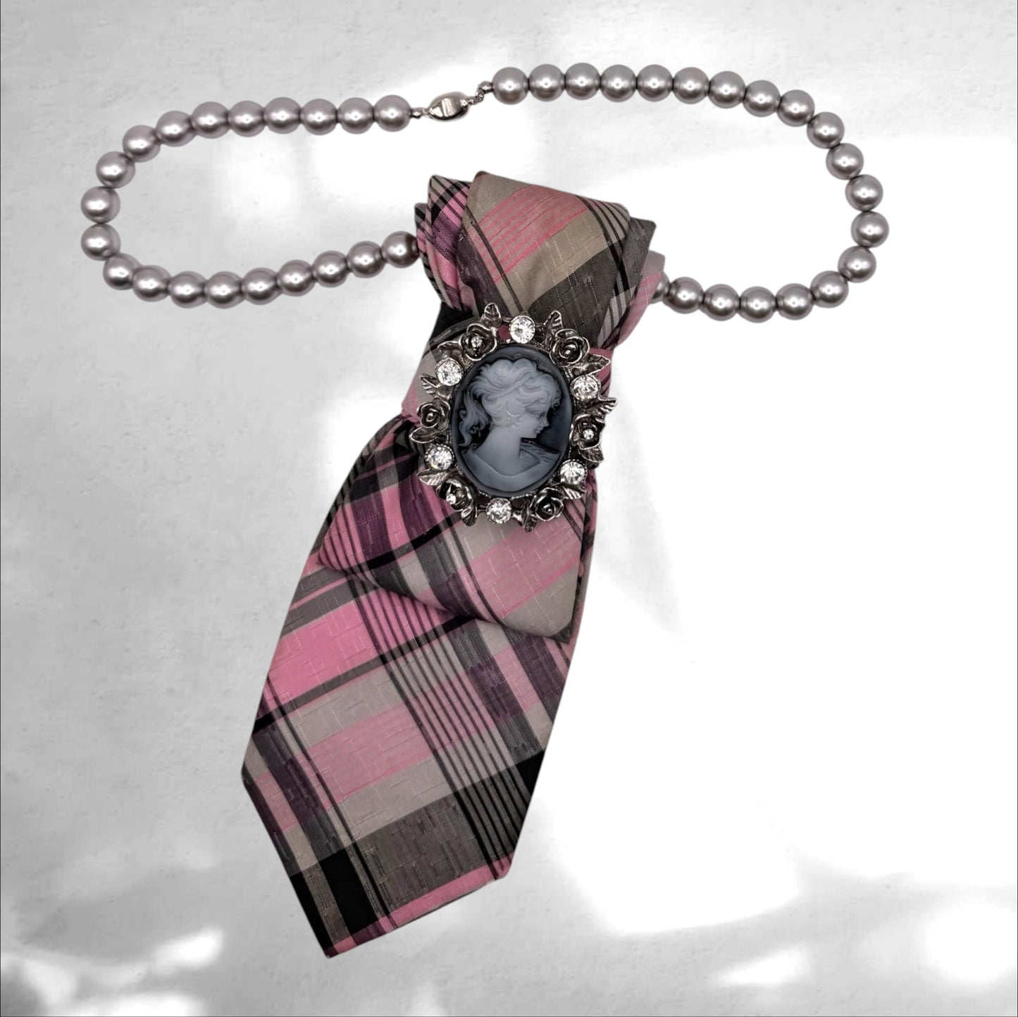 Tie Necklace - Pink Affair