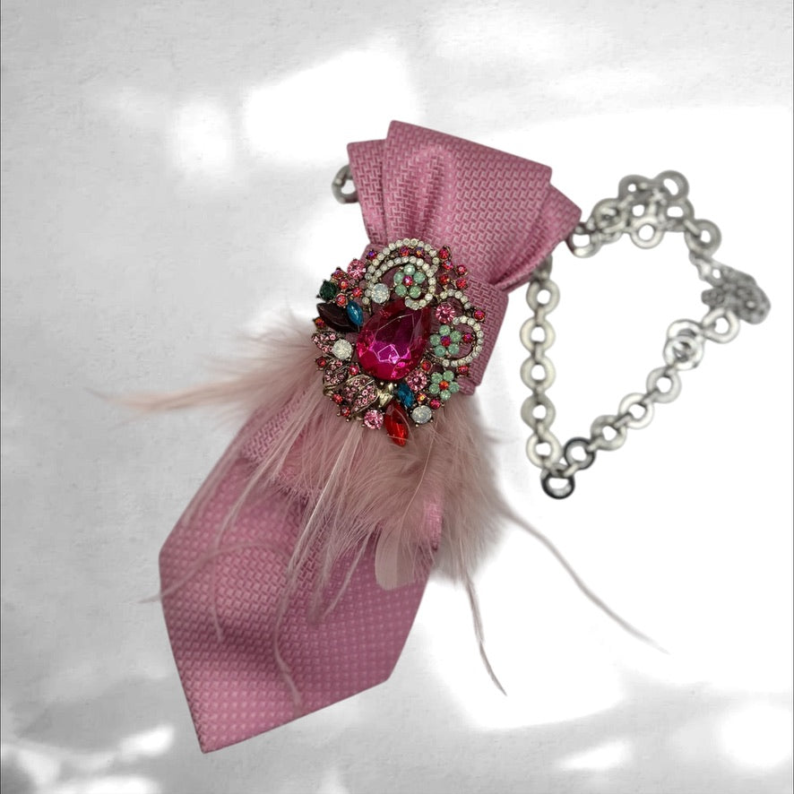 Tie Necklace - Federspiel