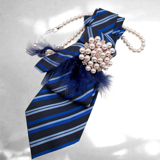 Tie Necklace - Federspiel