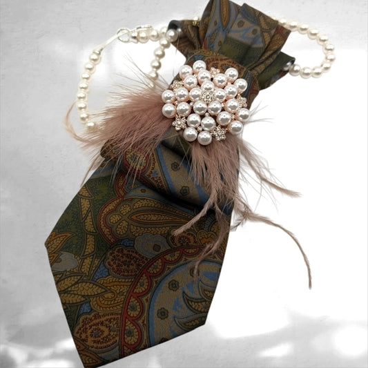 Tie Necklace - Federspiel